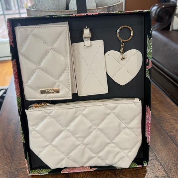 Trina Turk Handbags - Trunks Turk Elegant 4 piece travel set
